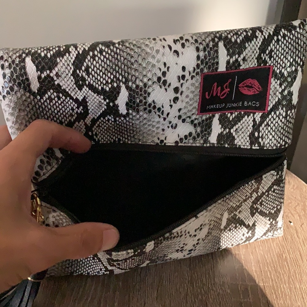 Makeup Junkie - image 2